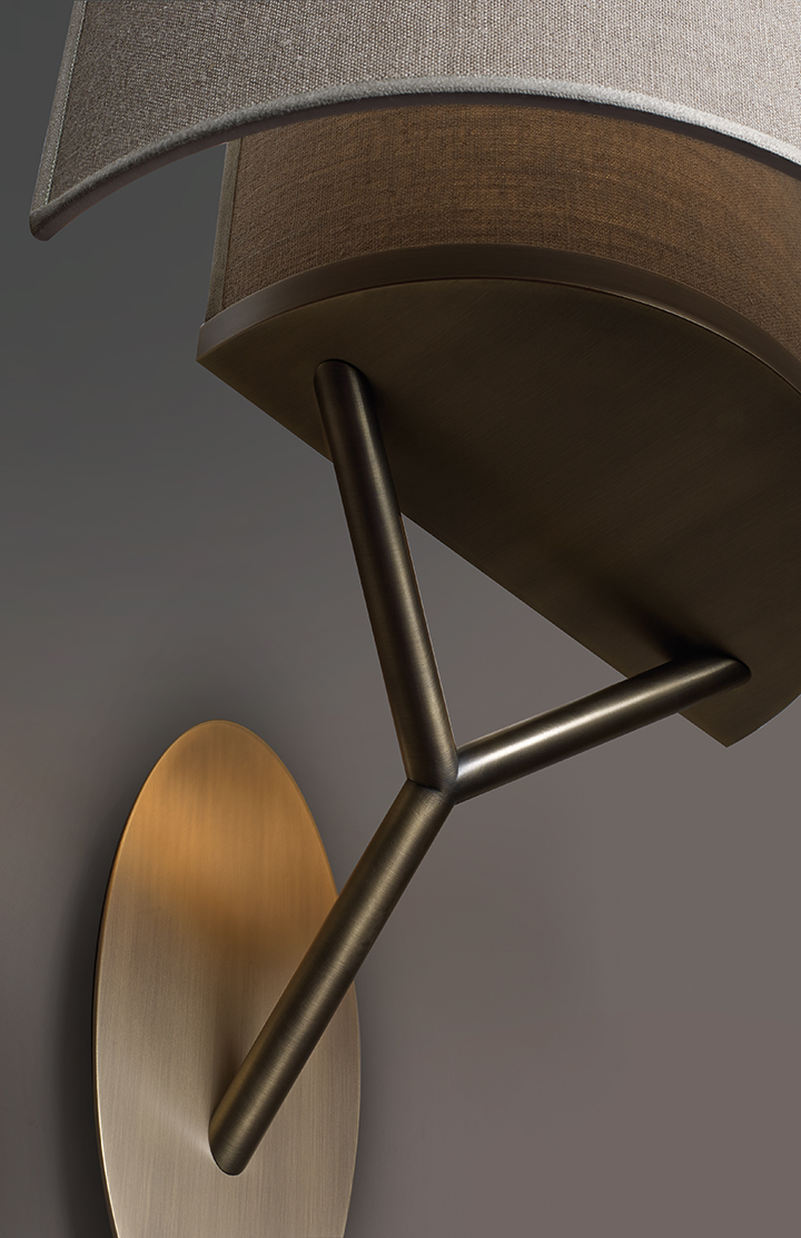 Lampada da parete Nagoya che appartiene alla La Capsule Collection Bruno Moinard, presentata nel 2014 e frutto della collaborazione di Promemoria con il celebre designer francese | Promemoria