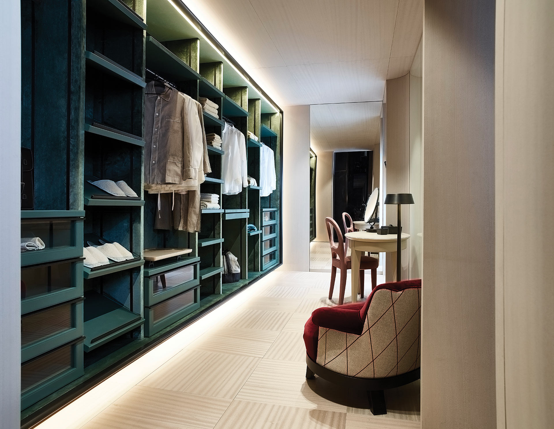 The concept of "home" is the perfect synthesis of this celebration: a place where new products coexist with the most beloved ones, and where Promemoria experience goes beyond the boundaries of custom-made furniture and conceives design at 360 °.