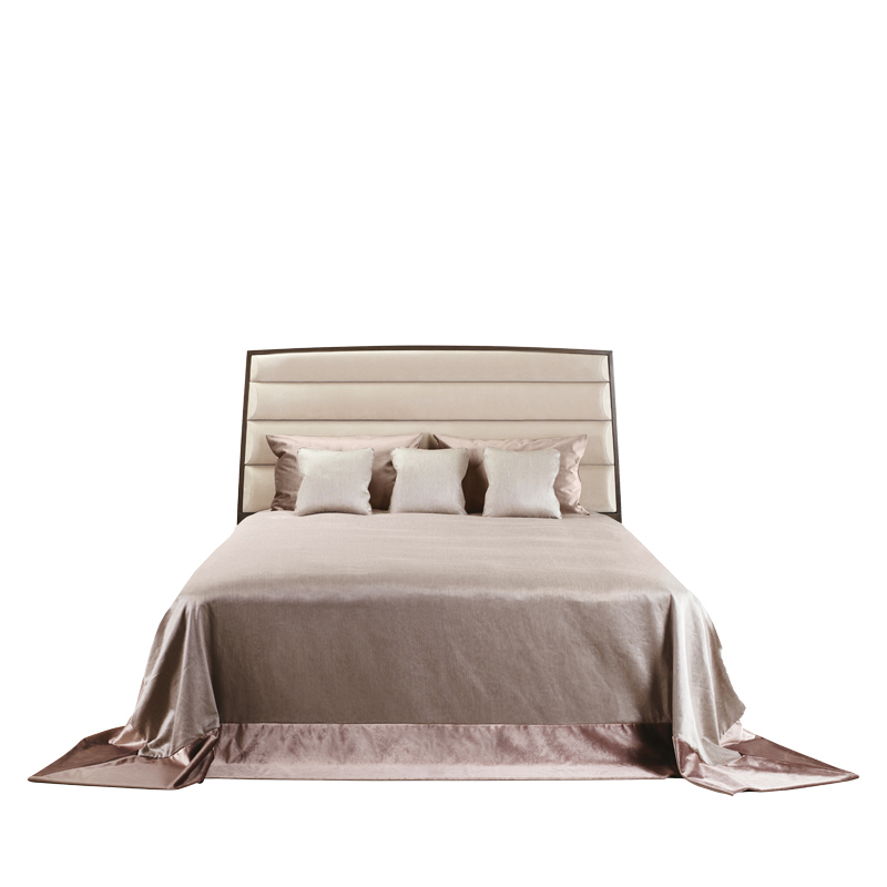 Balbianello is a double bed headboard with a wooden structure, that belongs to the Lake Tales collection of Promemoria | Promemoria