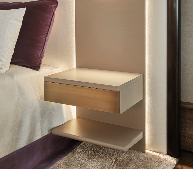 Kalì Nikta è una testata letto che fa parte della collezione Night Tales di Promemoria | Promemoria
