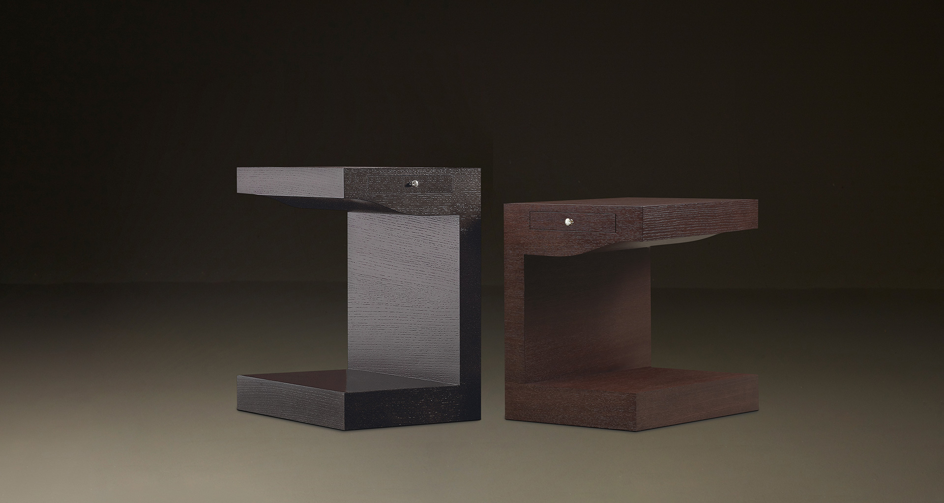 Zoe is a wooden bedside table with wheels and a bronze knob from the Promemoria's catalogue | Promemoria