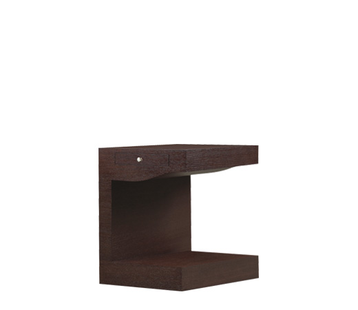 Zoe est une table de chevet en bois, sur roulettes, avec des boutons-poignées en bronze. Ce meuble figure dans le catalogue Promemoria | Promemoria
