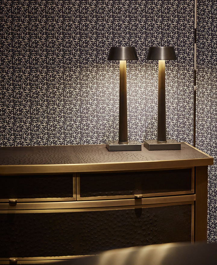 Cassettiera '700 is a wooden chest of drawers covered in leather or galuchat with bronze knobs, from Promemoria's catalogue | Promemoria