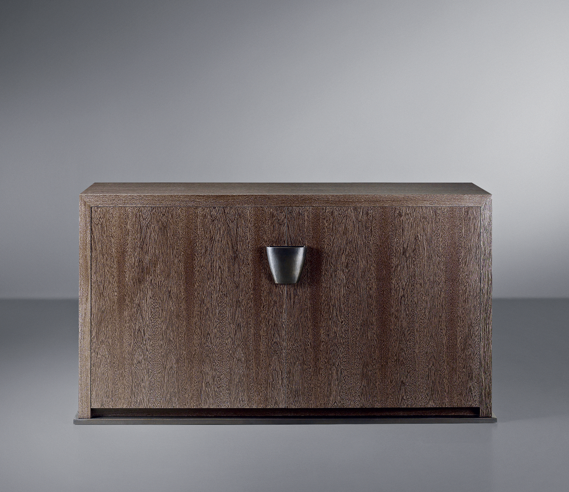 Bonaventura is a wooden cabinet with bronze base and handle, from Promemoria's catalogue | Promemoria