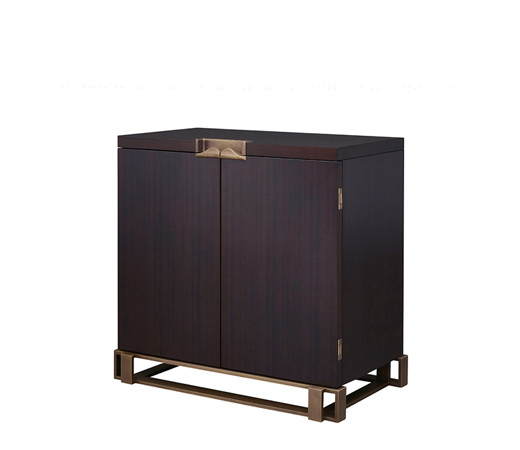 Margot is a wooden cabinet with bronze base, handle and hinges from Promemoria's catalogue | Promemoria