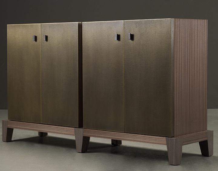 Amarcord is a wooden modular cabinet with doors or drawers and buit-in or bronze handles from the Promemoria's catalogue | Promemoria