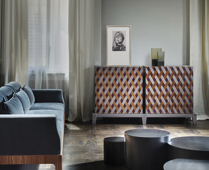 Amarcord is a wooden modular cabinet with doors or drawers and buit-in or bronze handles from the Promemoria's catalogue | Promemoria