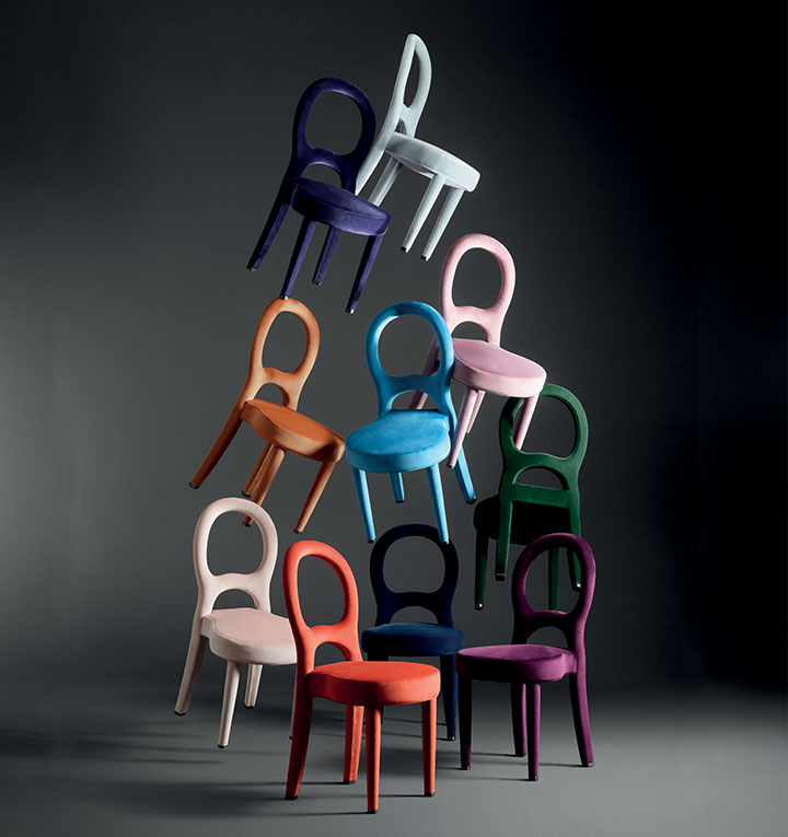 Edizione speciale di Bilou Bilou, sedia da pranzo rivestita in velluto e lino o pelle nappa disponibile in diversi colori e nelle versioni standard, large e kids. Bilou Bilou è la più iconica delle sedie da pranzo del catalogo di Promemoria | Promemoria