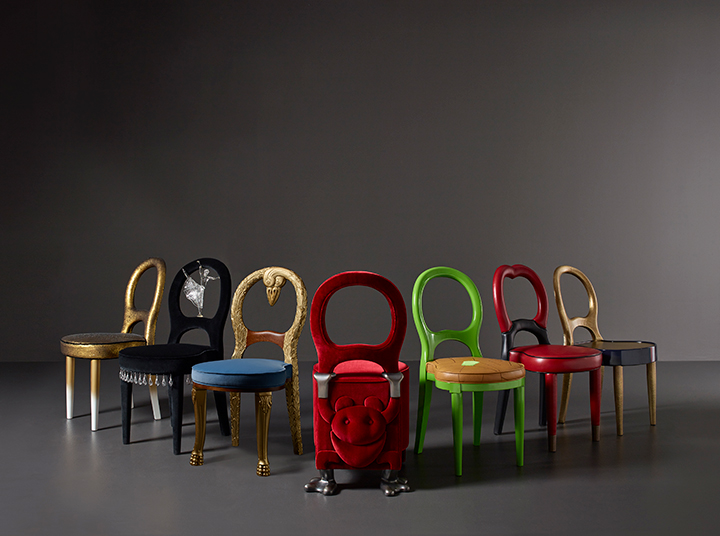 Diverse versioni di Bilou Bilou, sedia da pranzo rivestita in velluto e lino o pelle nappa disponibile in diversi colori e nelle versioni standard, large e kids. Bilou Bilou è la più iconica delle sedie da pranzo del catalogo di Promemoria | Promemoria