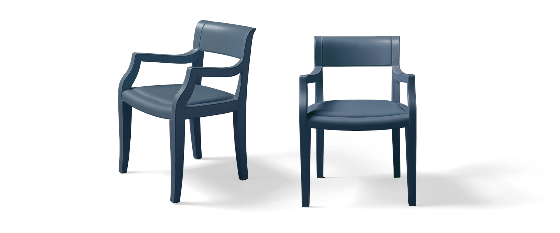 /mediaEloise是一款包衬皮革的木质餐椅，可带或不带扶手，高背或低背款均有，请参见Promemoria产品目录|Promemoria