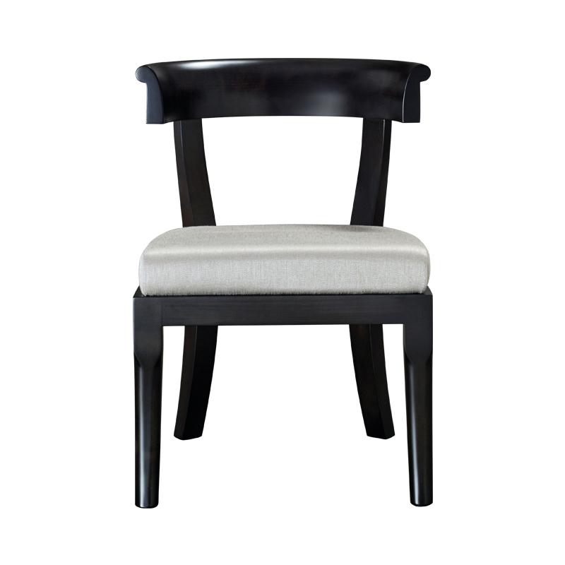 Irene木质餐椅采用半圆形椅背设计，请参见Promemoria产品目录|Promemoria