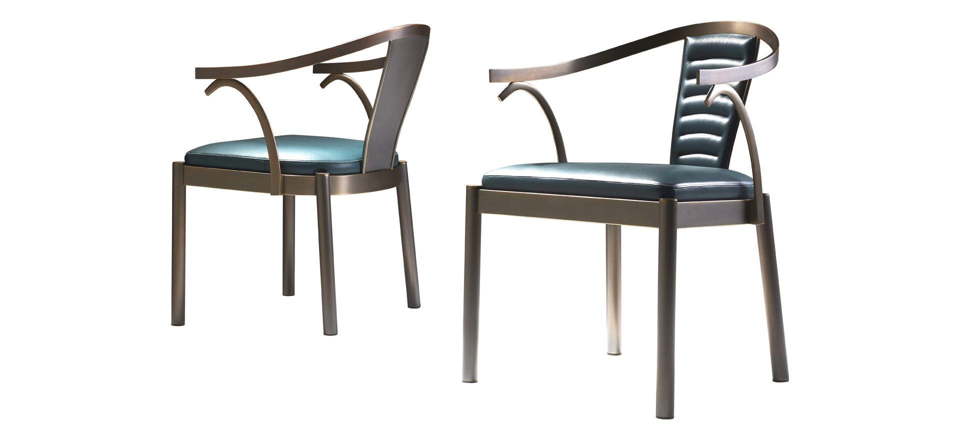 Jasmine是一款铜质餐椅，扶手以皮革包衬，请参见Promemoria产品目录|Promemoria