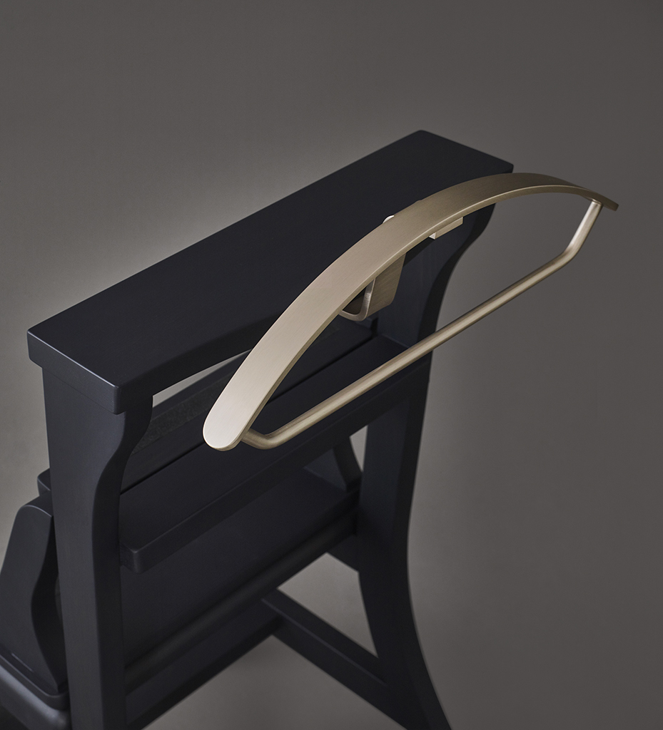 Rebecca is a convertile ladder-chair in wood or leather with metal or bronze feet, from Promemoria's catalogue | Promemoria
