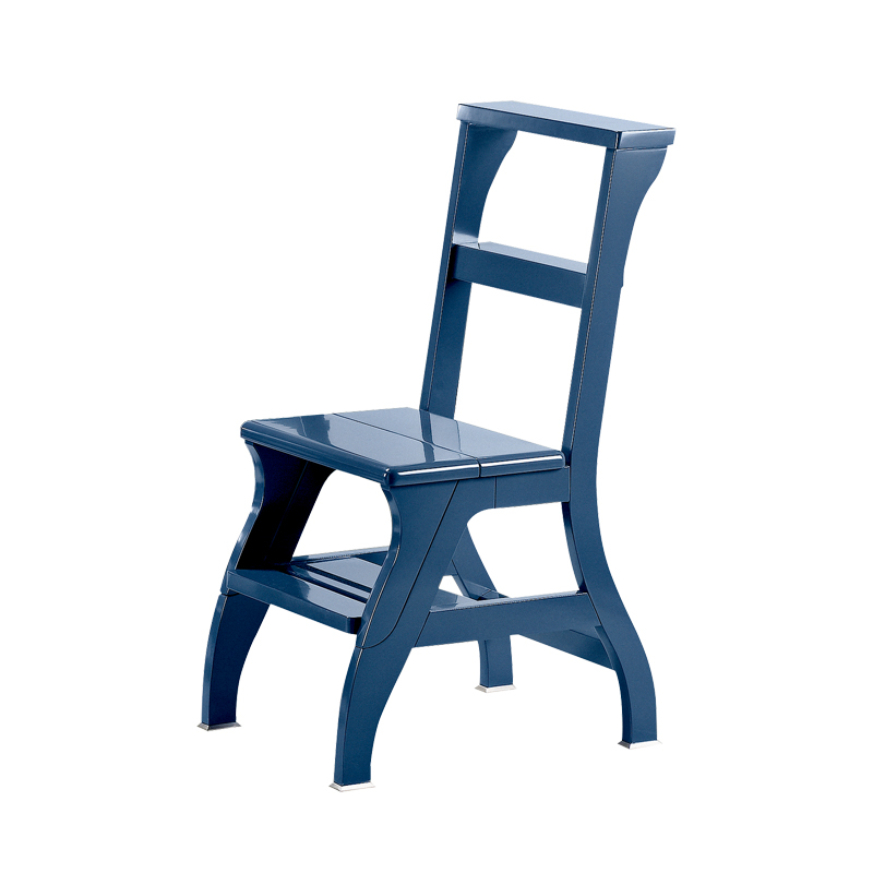 Rebecca è una sedia-scaletta trasformabile in legno con piedini in metallo o bronzo, del catalogo di Promemoria | Promemoria