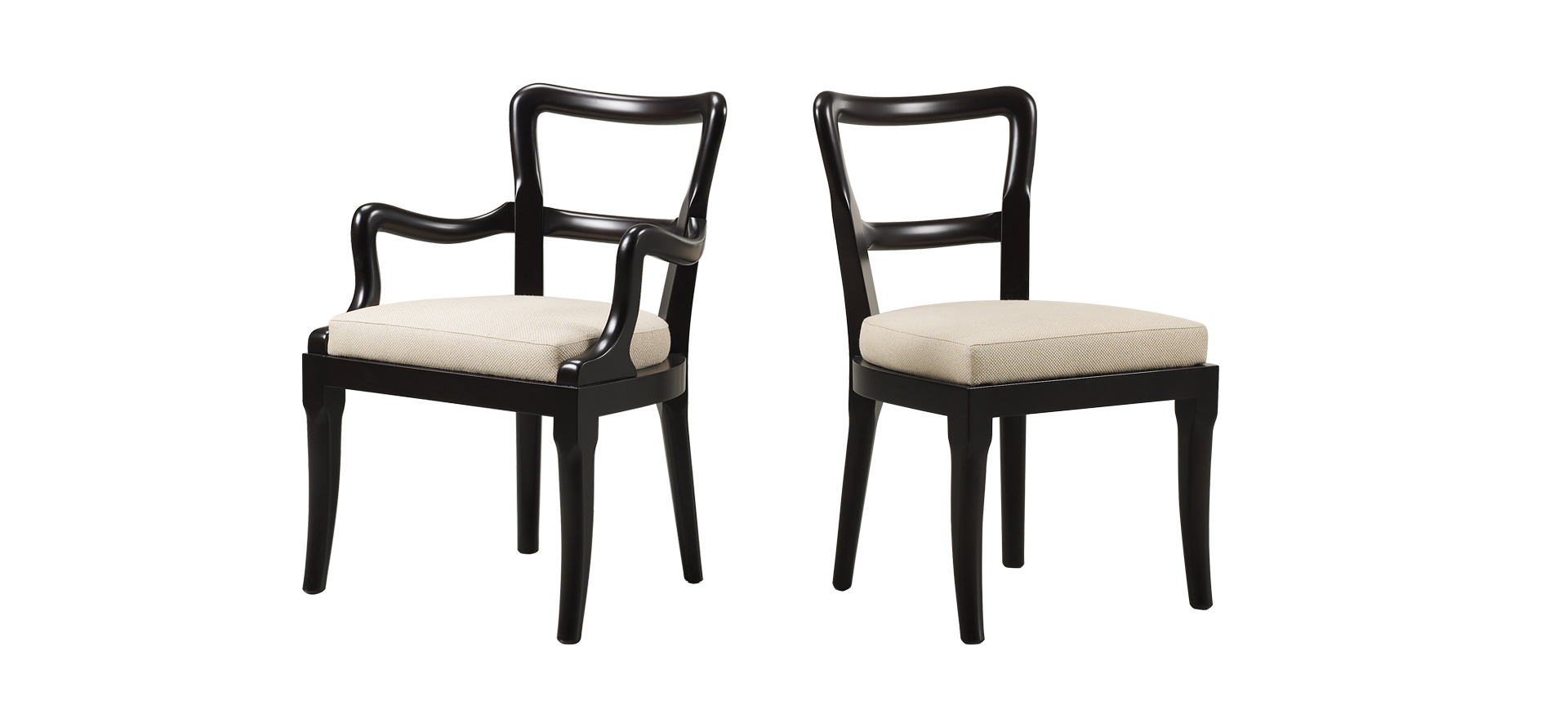 /mediaSofia木质餐椅采用了织物或皮革座面，可带或不带扶手，请参见Promemoria产品目录|Promemoria