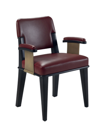Vespertine è una sedia da pranzo in legno con seduta e schienale in pelle e con o senza braccioli con dettagli in bronzo, della collezione Night Tales di Promemoria | Promemoria