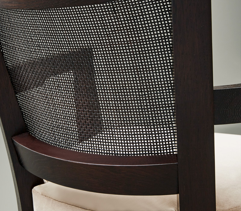 Dettaglio dello schienale in paglia di Caffè, sedia da ufficio in legno con la seduta in tessuto o pelle, del catalogo di Promemoria | Promemoria