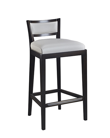 Caffè è uno sgabello in legno con schienale in paglia e seduta in tessuto o pelle, della collezione di Promemoria | Promemoria