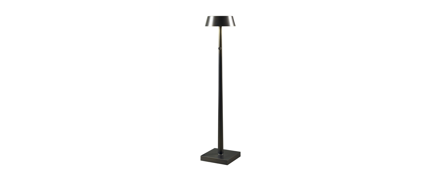 /mediaFiammetta%20è%20una%20lampada%20da%20terra%20e%20da%20tavolo%20a%20LED%20in%20metallo,%20portatile%20e%20senza%20fili,%20del%20catalogo%20di%20Promemoria%20|%20Promemoria