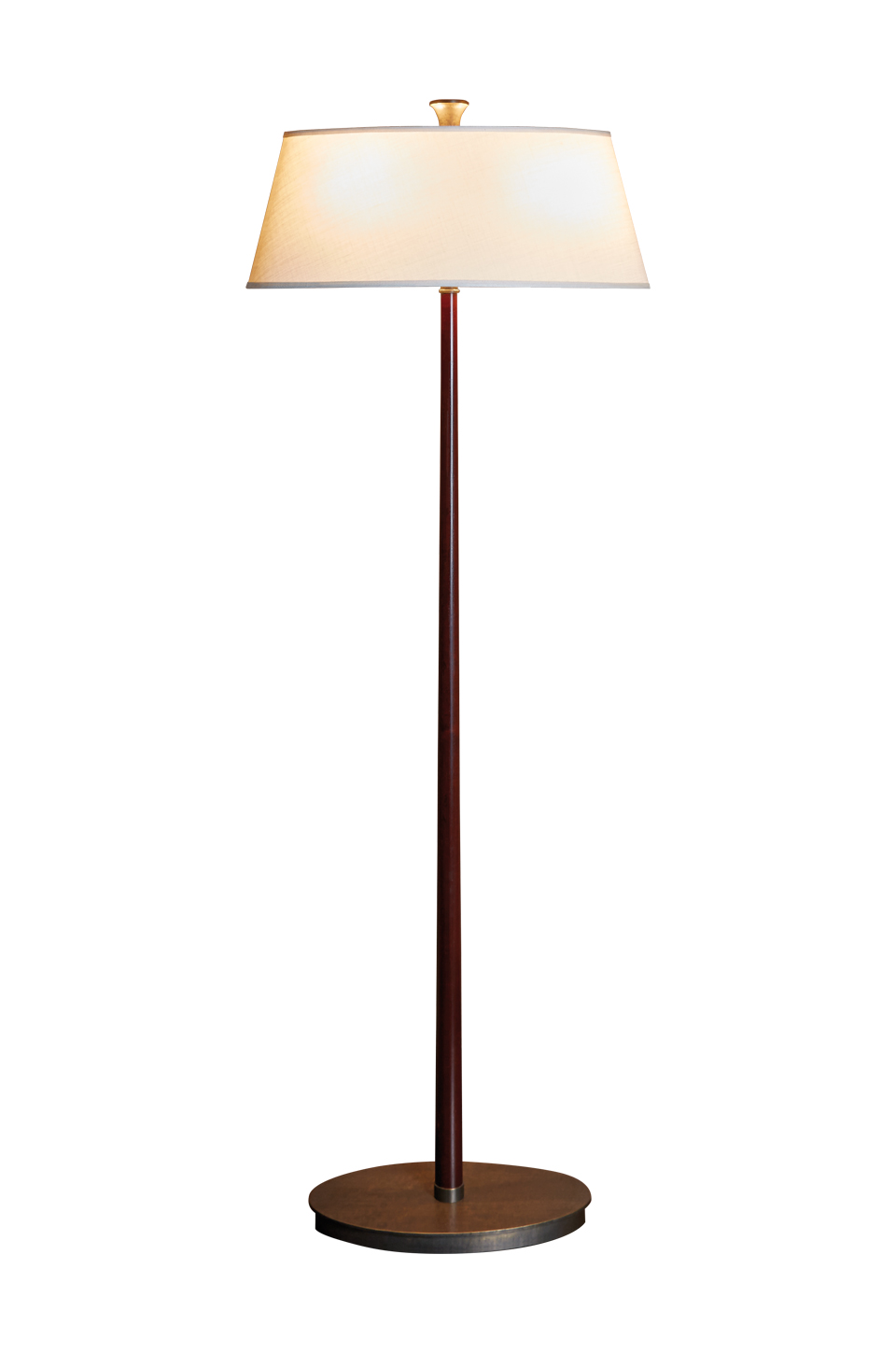 „Rita“ ist eine LED-Stehleuchte mit einer Grundstruktur aus Holz, einem Sockel aus Bronze und einem Lampenschirm aus Leinen, Baumwolle oder Seide mit handgenähter Borte, aus dem Katalog von Promemoria | Promemoria