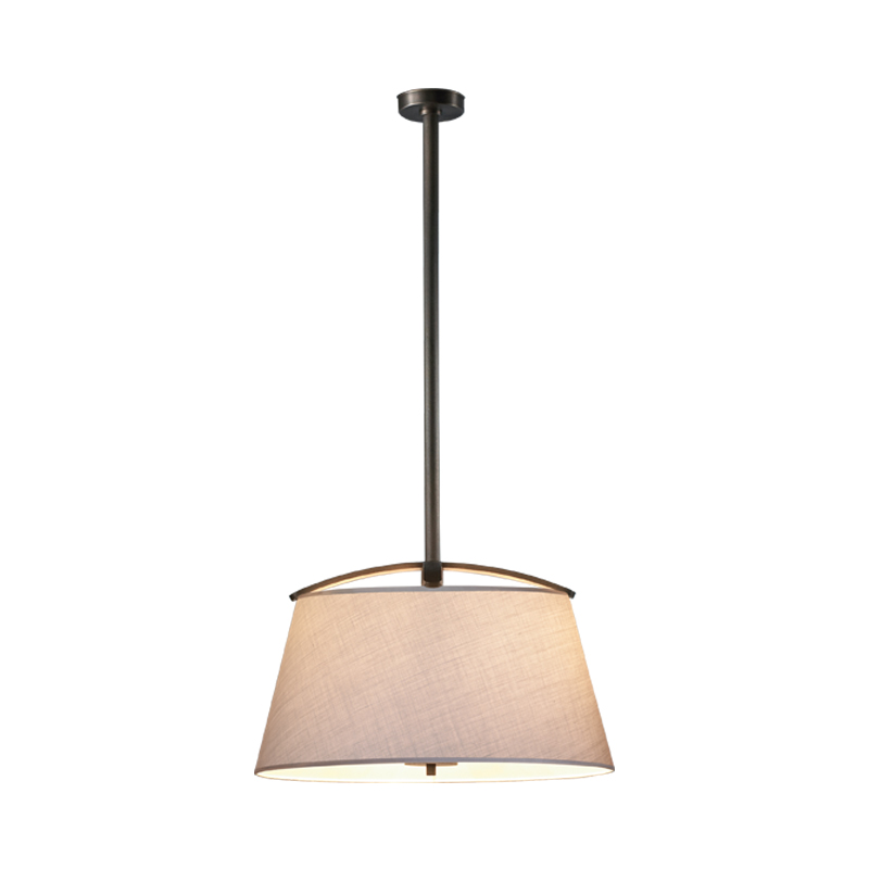 Pia è una lampada a sospensione in bronzo a LED con paralume bordato a mano, del catalogo di Promemoria | Promemoria