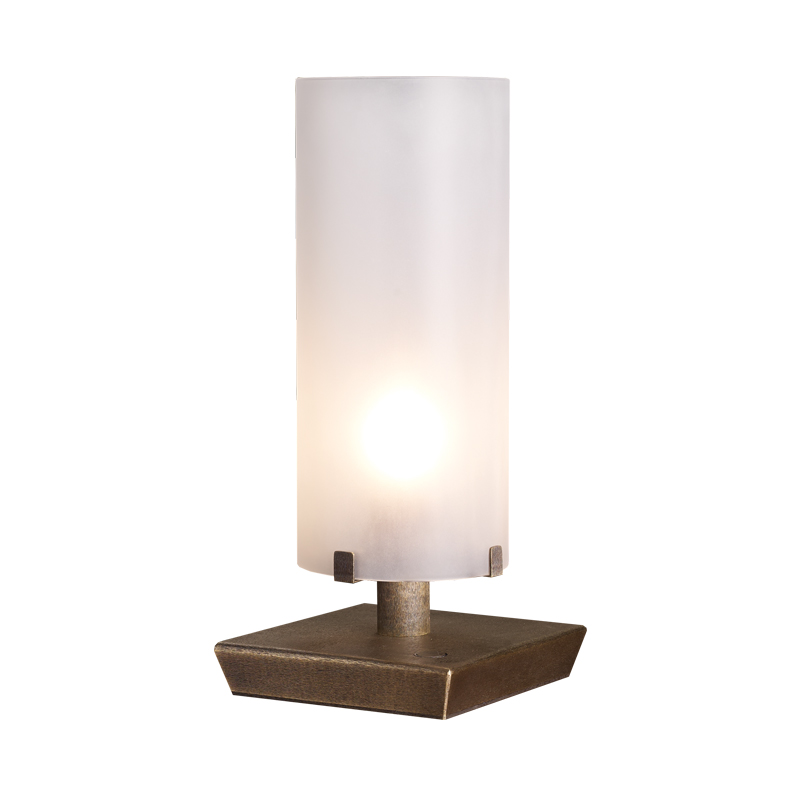 Marguerite is a table lamp with bronze structure and glass lampshade, from Promemoria's catalogue | Promemoria
