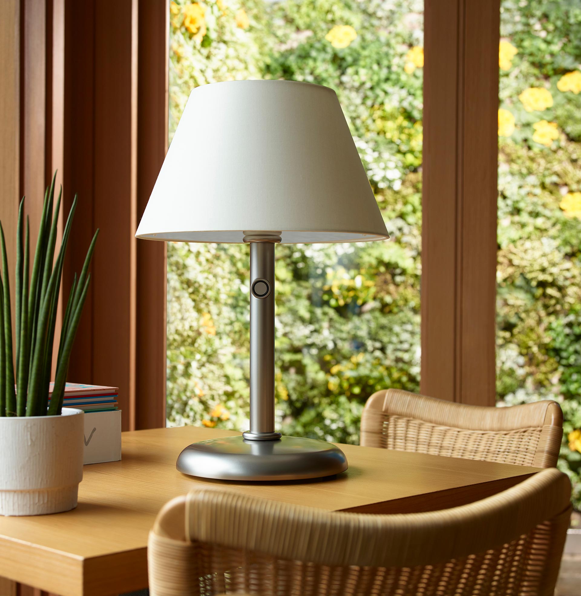 Base detail of Zip.ico, a LED WiFi table lamp in alluminum with cotton lampshade and methacrylate diffusers, controlled using the Apple Home Kit app, from Promemoria's catalogue | Promemoria