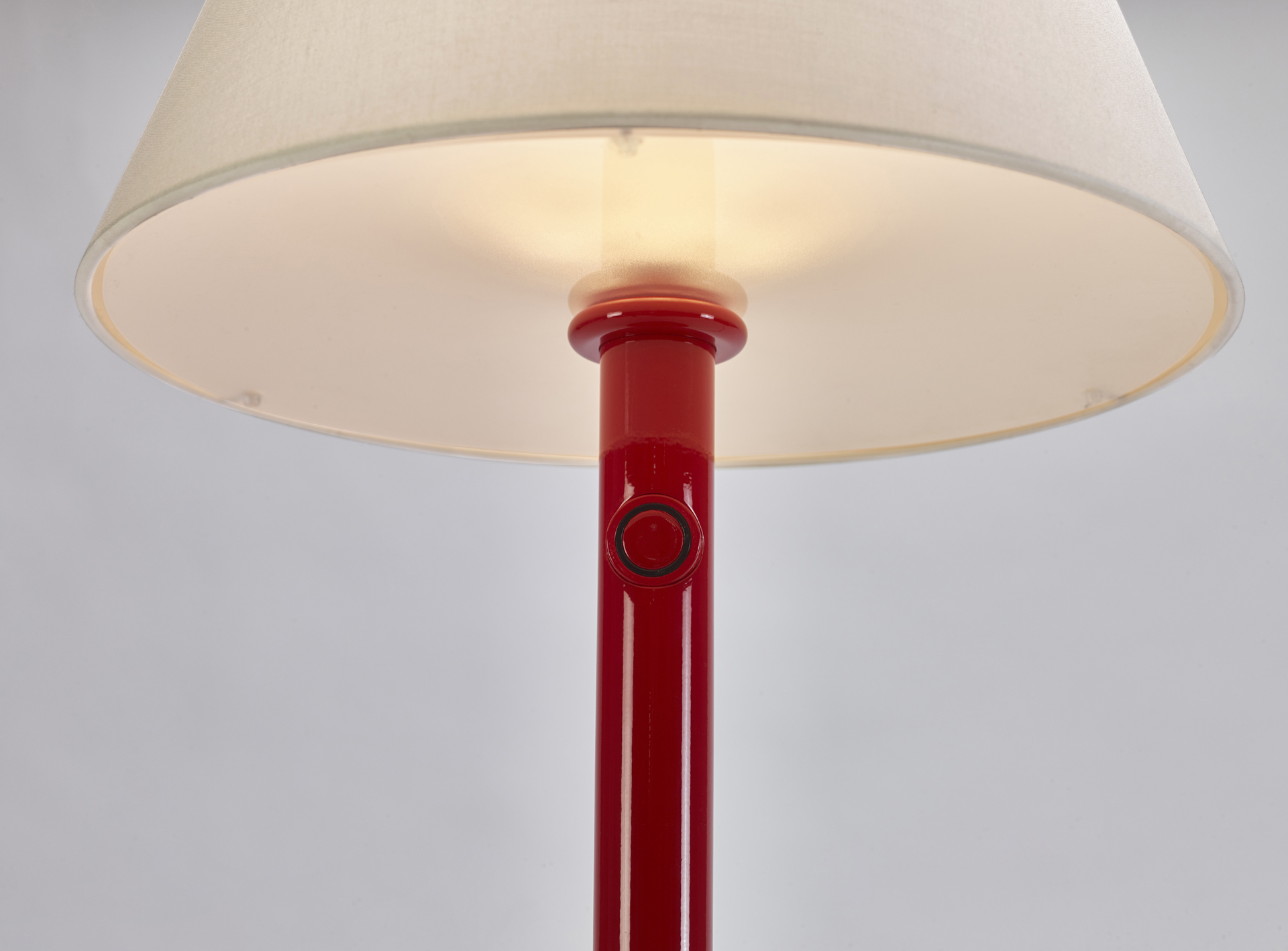 Zip.ico is a LED WiFi table lamp in alluminum with cotton lampshade and methacrylate diffusers, controlled using the Apple Home Kit app, from Promemoria's catalogue | Promemoria