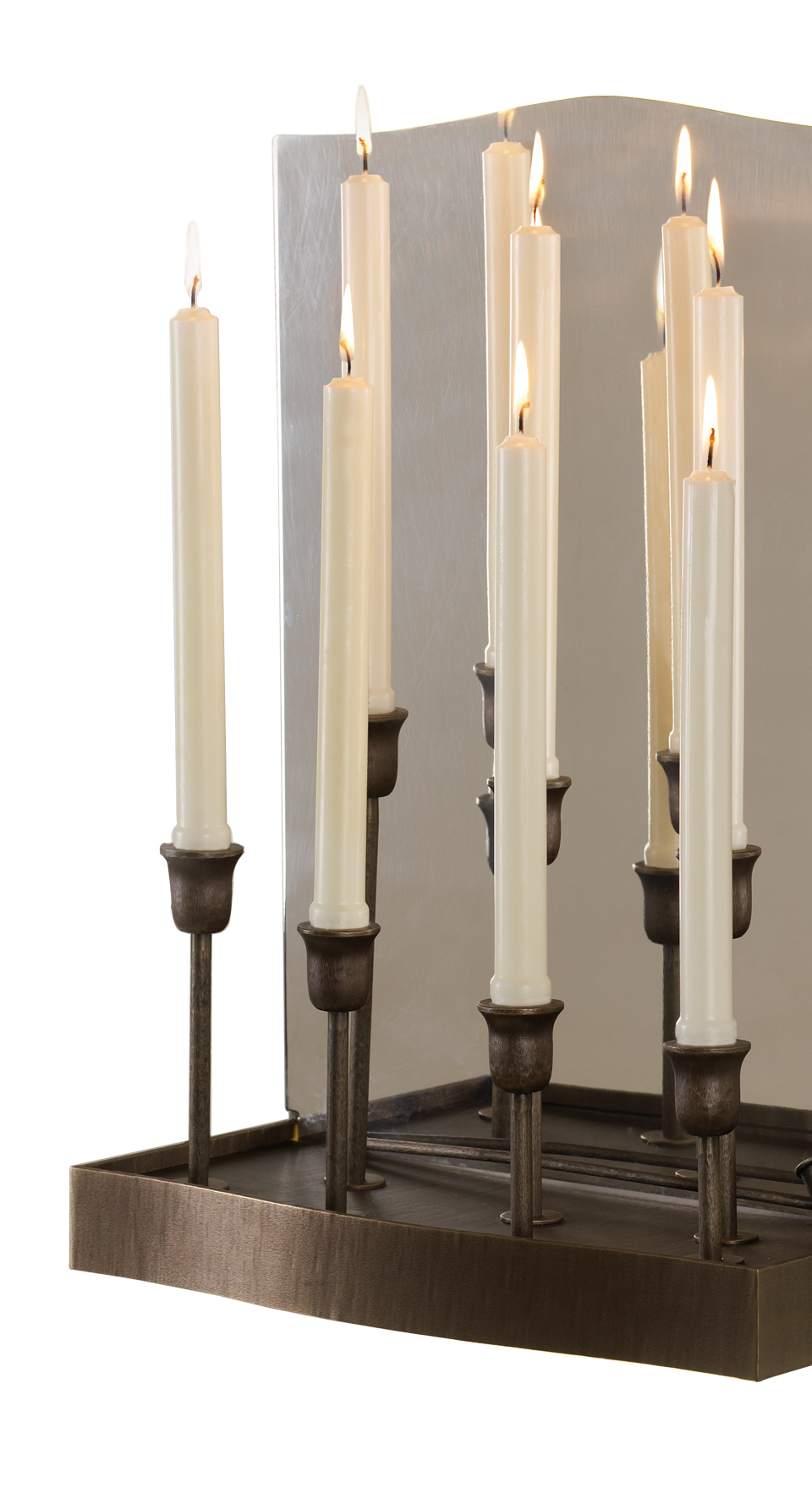 Candelabro è una lampada da parete a LED in bronzo e cromo con specchio e candele, del catalogo di Promemoria | Promemoria