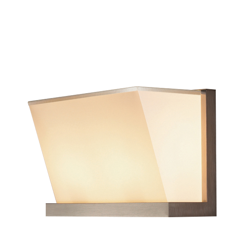 Colette is a wall LED lamp, in bronze, nickel or chrome, with a linen or cotton lampshade or handmade edge, from Promemoria's catalogue | Promemoria