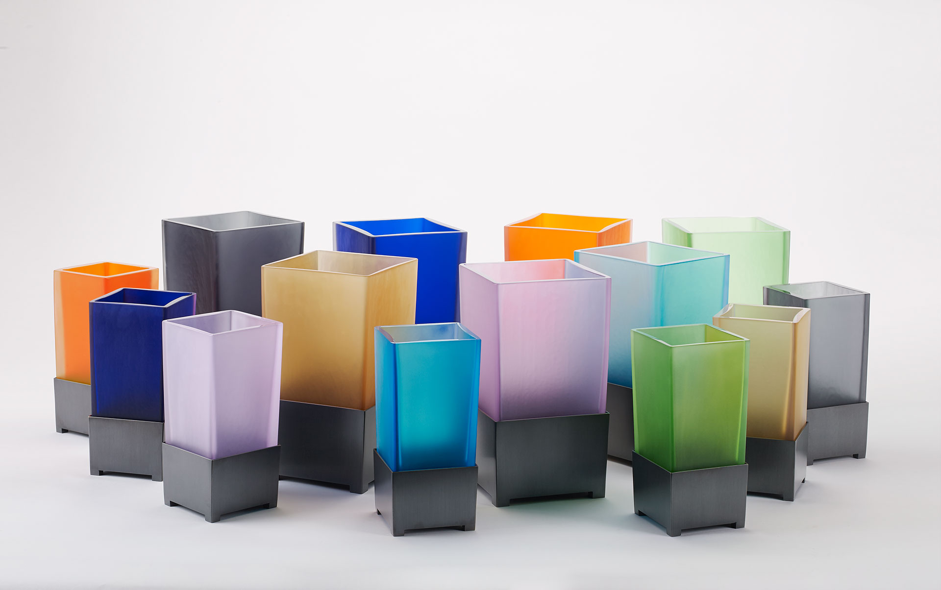 Vaso in Bronzo e Vetro di Murano is a Murano glass vase with a bronze base available in several different colors, from Promemoria's catalogue | Promemoria