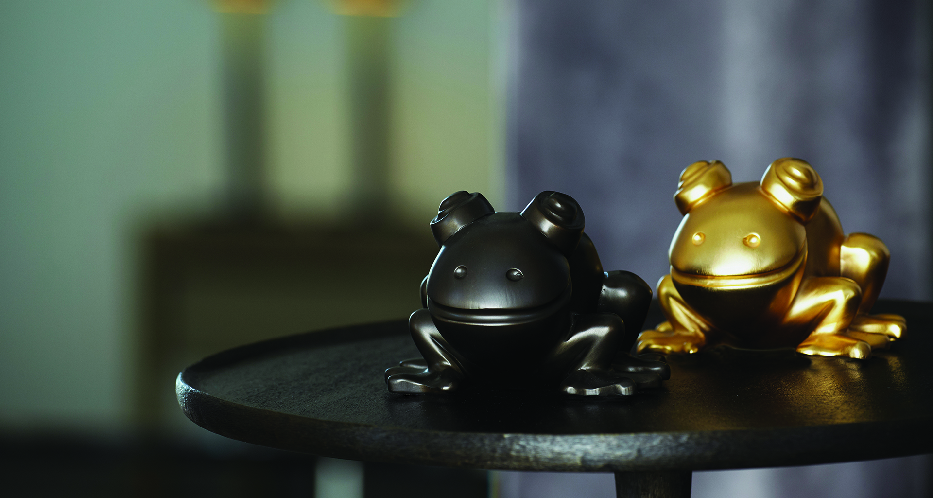 Rana in Metallo is a metal frog, Promemoria's mascot, available in several different types of metal, from Promemoria's catalogue | Promemoria