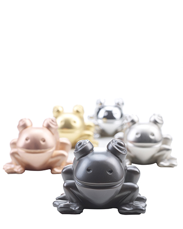 Rana in Metallo is a metal frog, Promemoria's mascot, available in several different types of metal, from Promemoria's catalogue | Promemoria