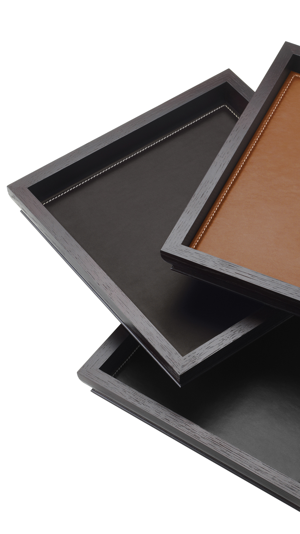 Detail of Ambrogio, a wooden tray with a leather placemat from Promemoria's catalogue | Promemoria