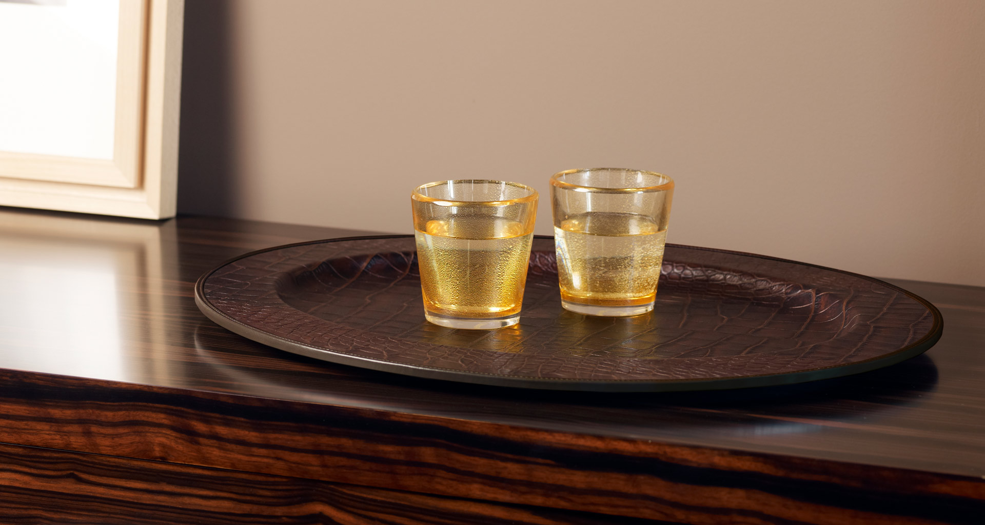 Detail of Mercurio, a leather tray, from Promemoria's catalogue | Promemoria