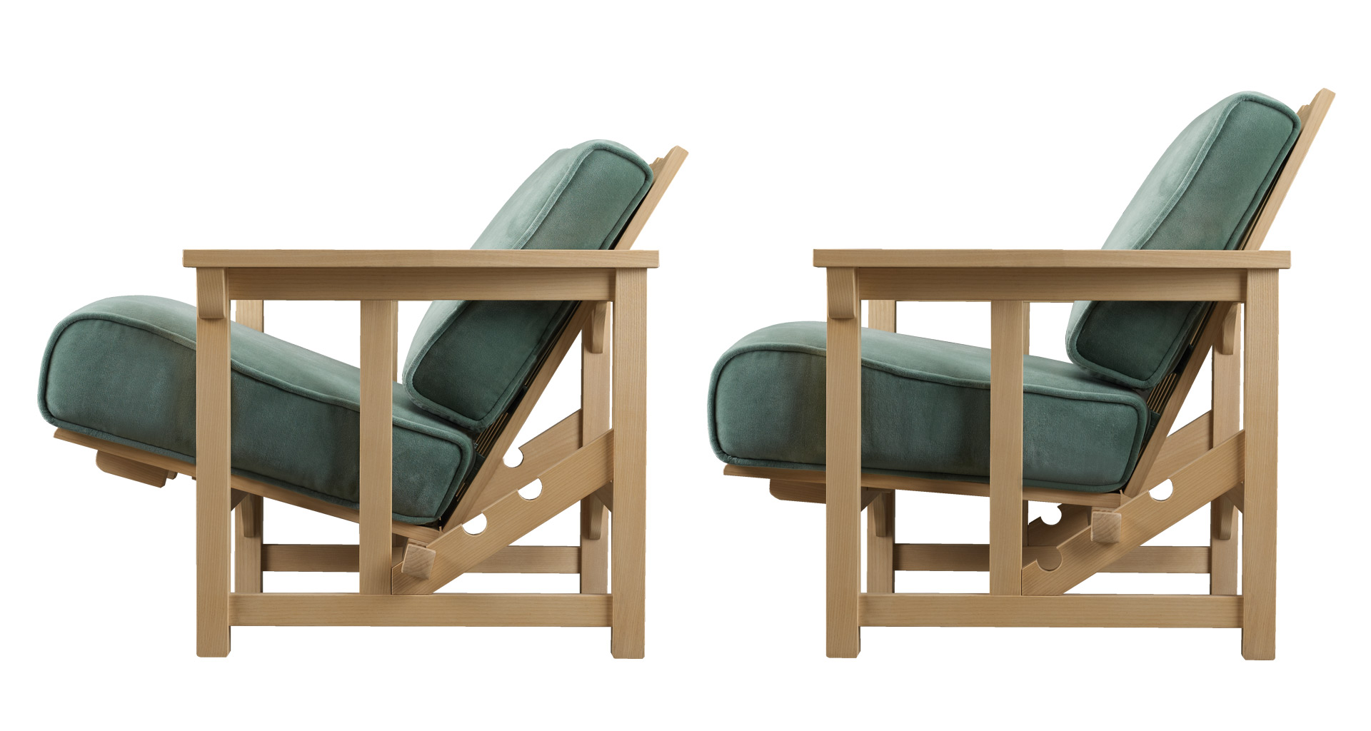 Tremezzo is an outdoor reclining wooden armchair with removable fabric or leather cushion, from Promemoria's outdoor catalogue | Promemoria
