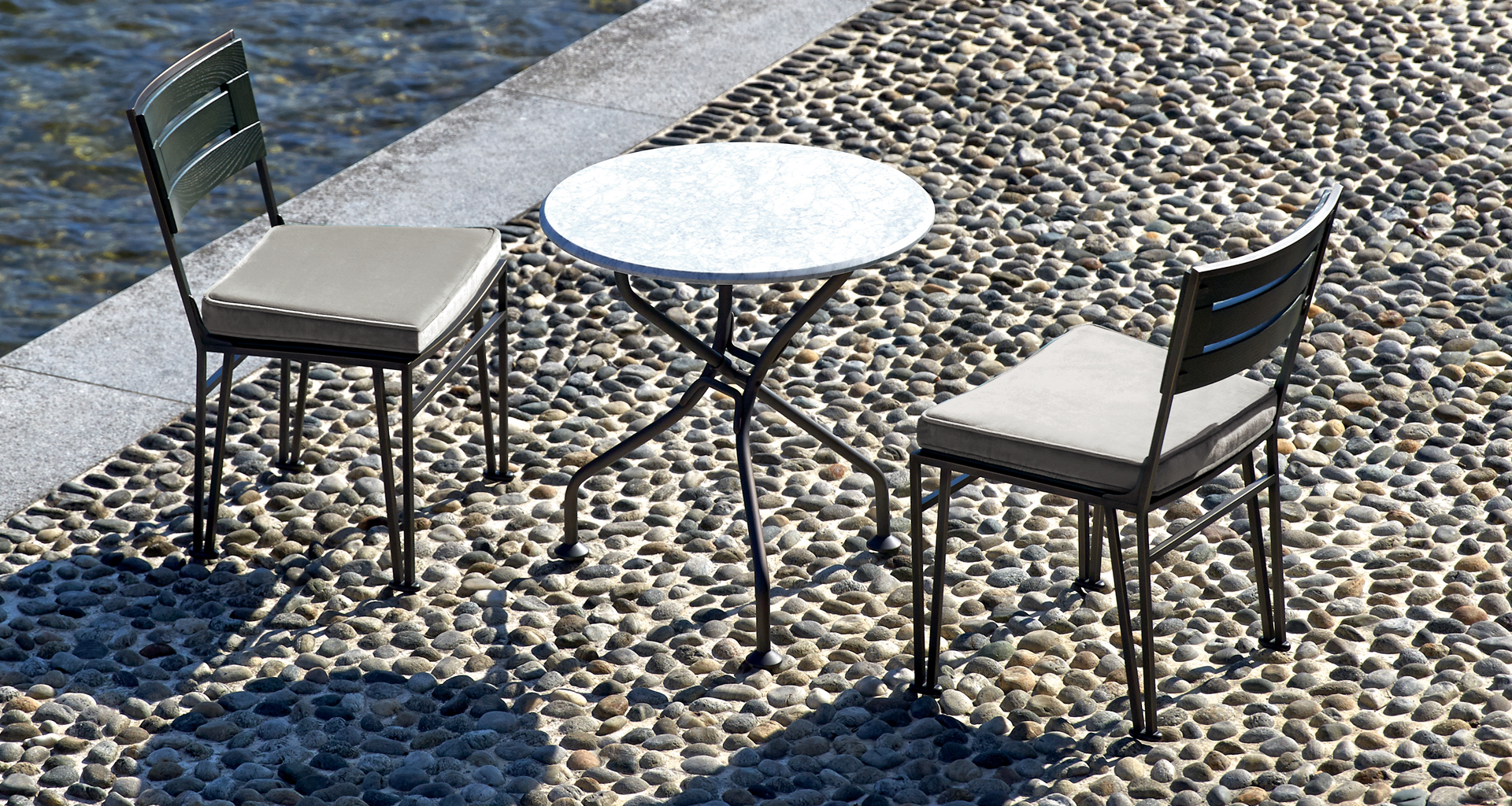Cernobbio is an outdoor bronze chair from Promemoria's outdoor calatague | Promemoria