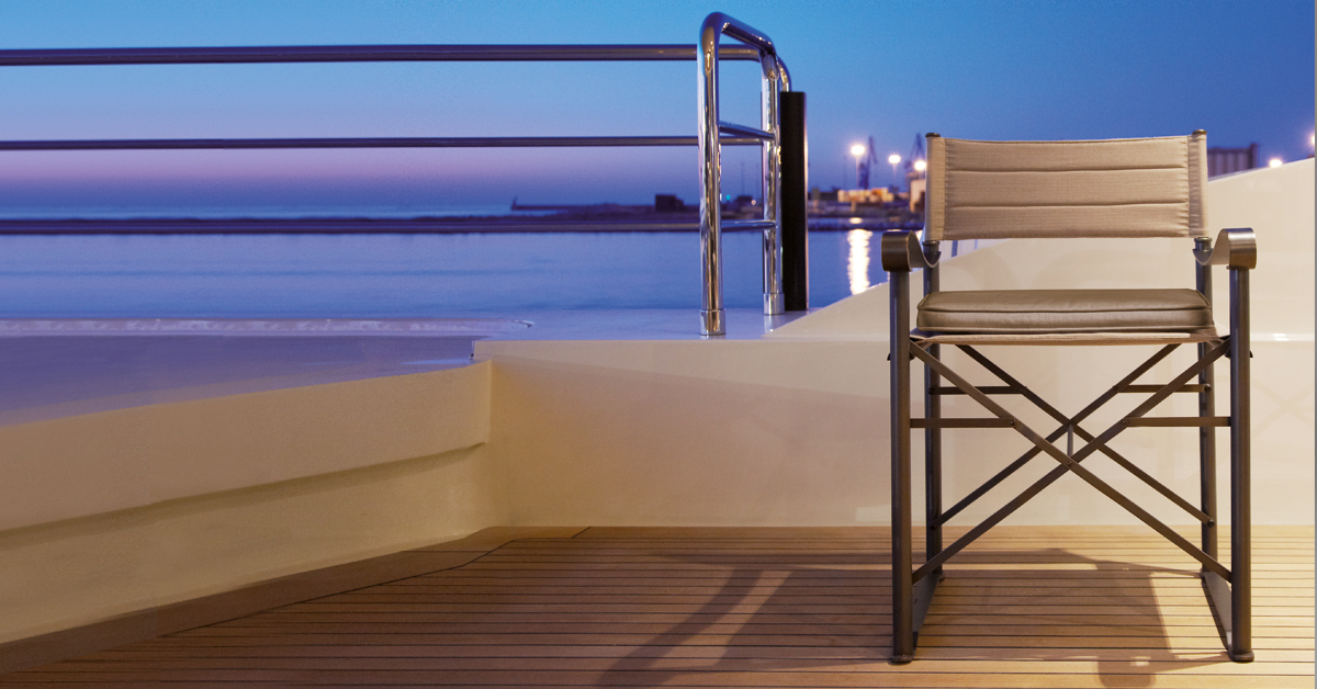 Promemoria Bench Quentin: Folding Veranda Chair and Bench | Promemoria