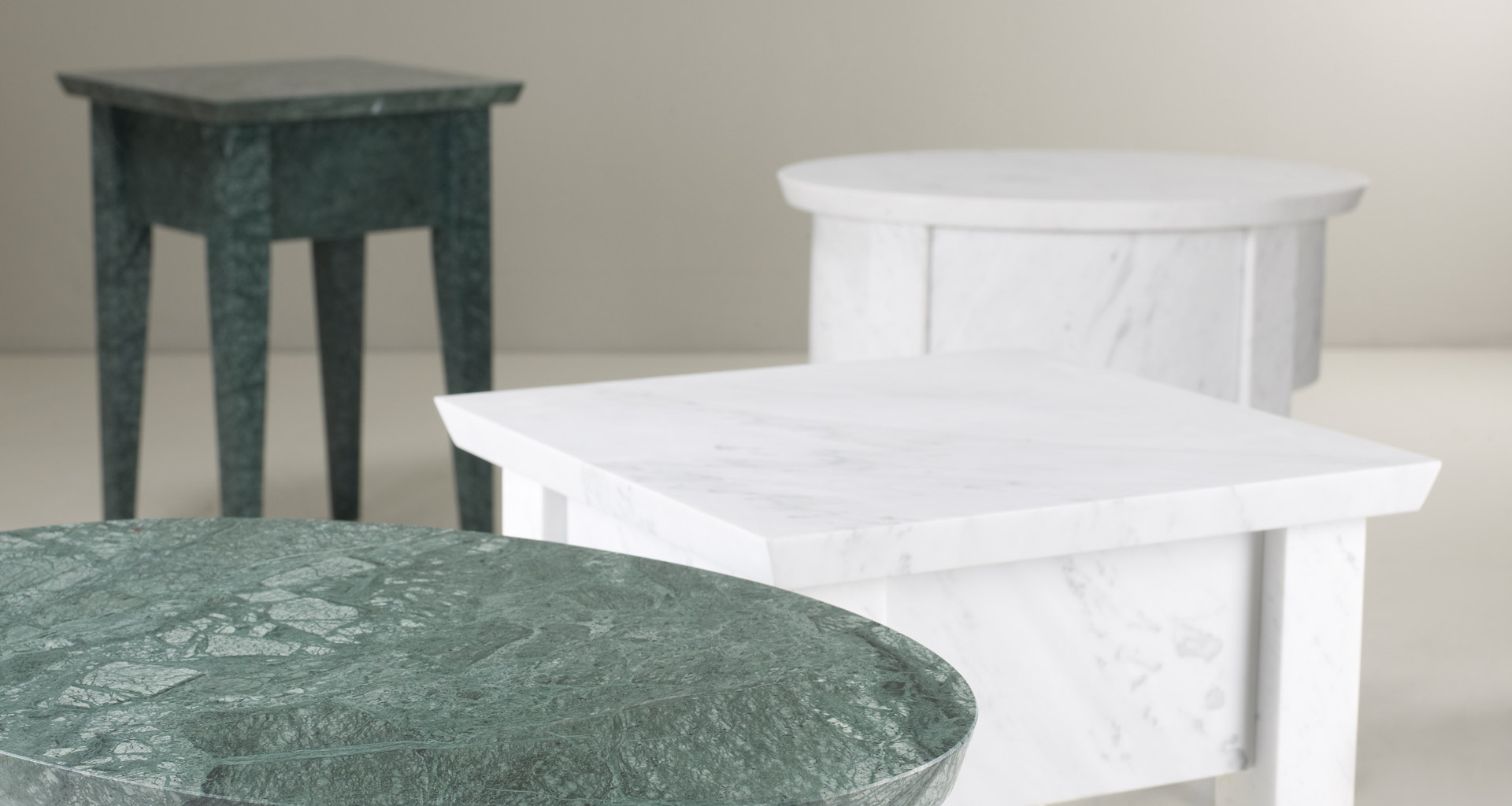 Lierna is an outdoor marble small table and console, from Promemoria's outdoor catalogue | Promemoria