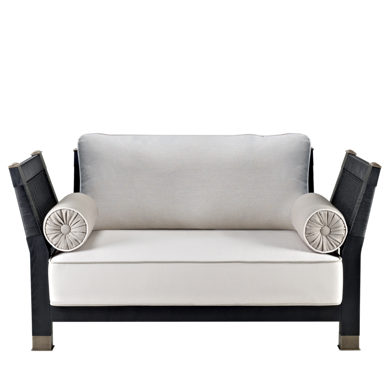 Moltrasio&nbsp;— деревянный диван для улицы с бронзовыми ножками и деталями из каталога мебели для улицы Promemoria | Promemoria