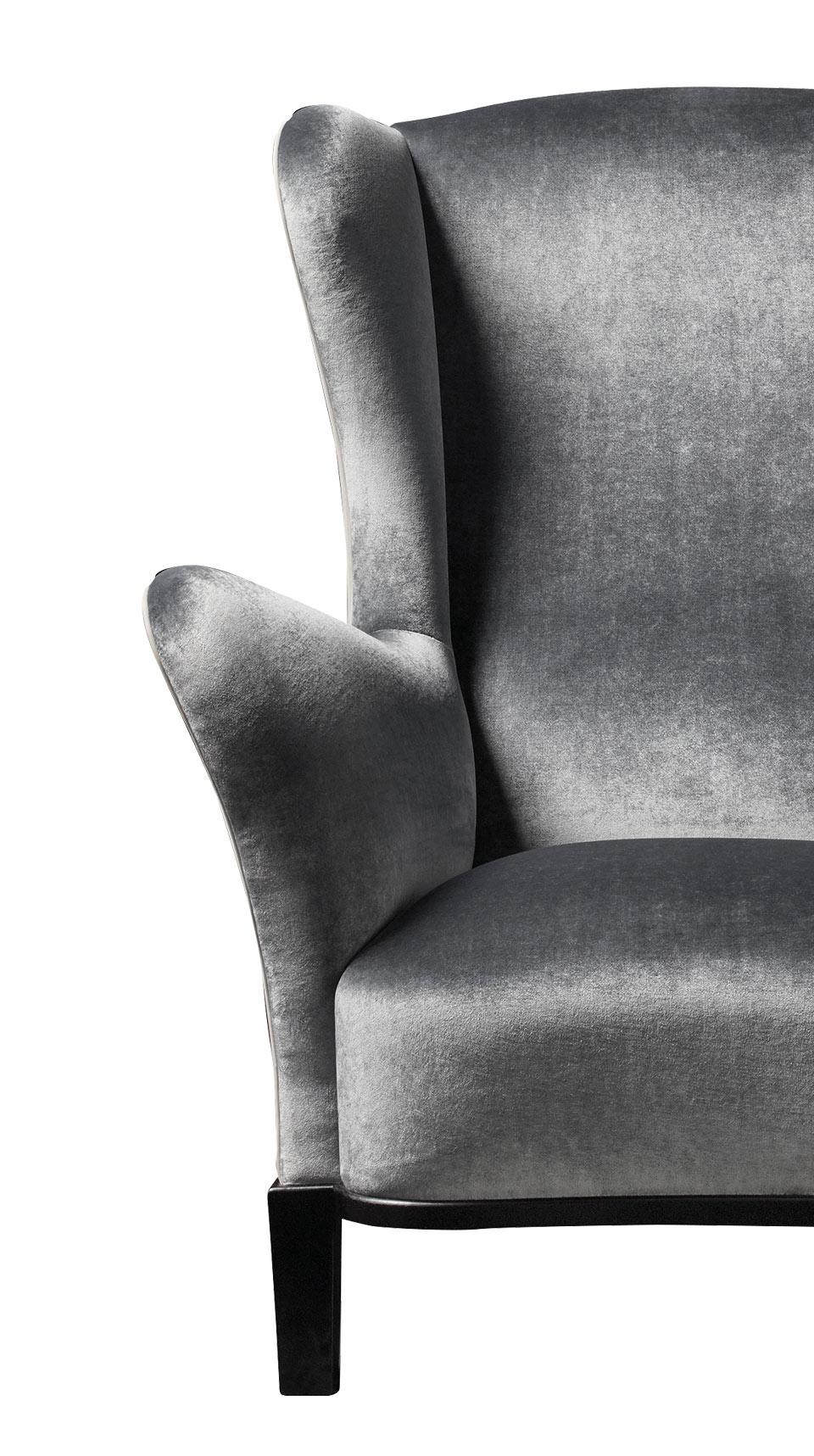 Détail de Bluette, fauteuil en bois avec revêtement en tissu ou cuir. Ce meuble appartient à la collection « Night Tales » de Promemoria | Promemoria