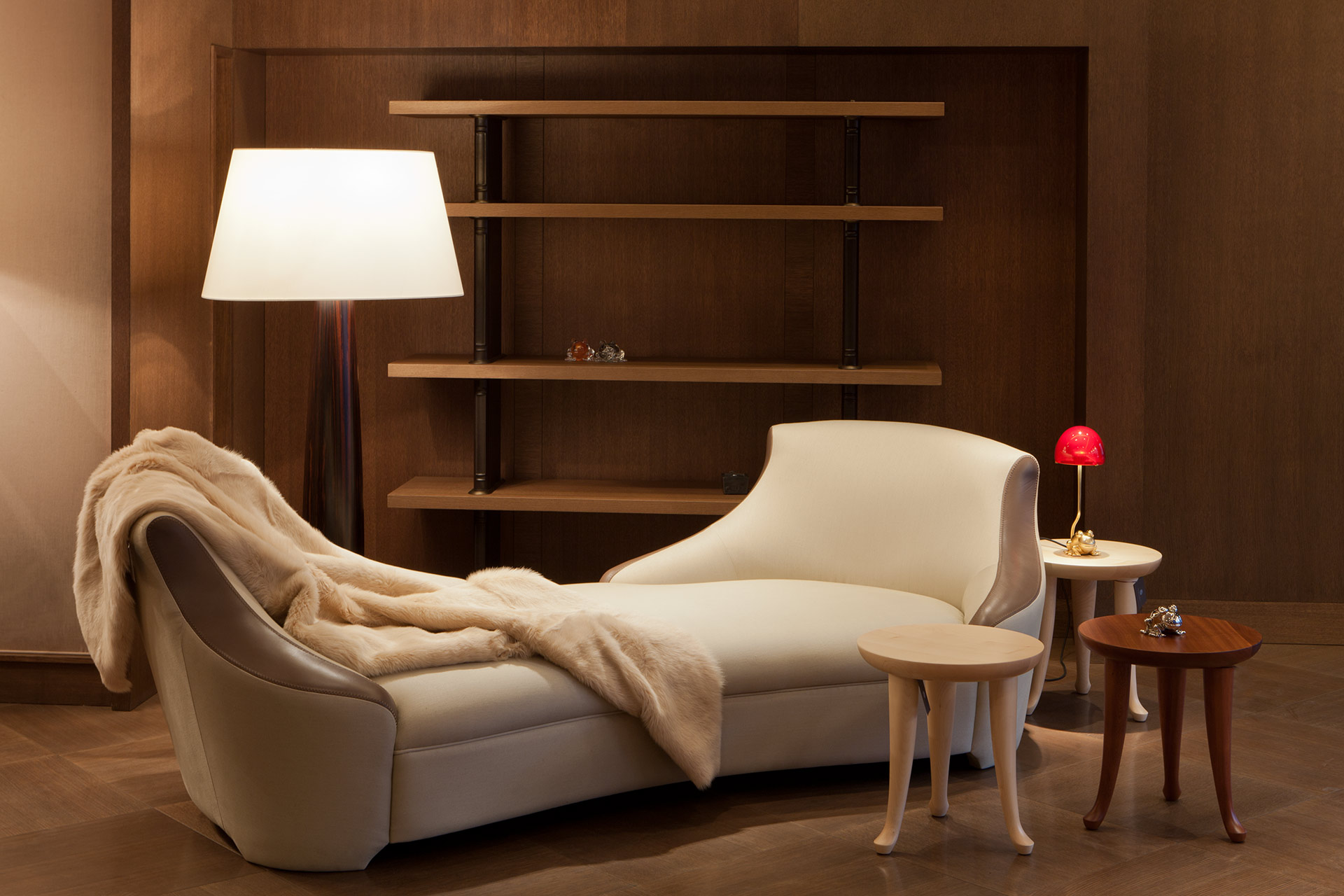 Gioconda is a Dormeuse covered in fabric with leather details, from Promemoria's catalogue | Promemoria