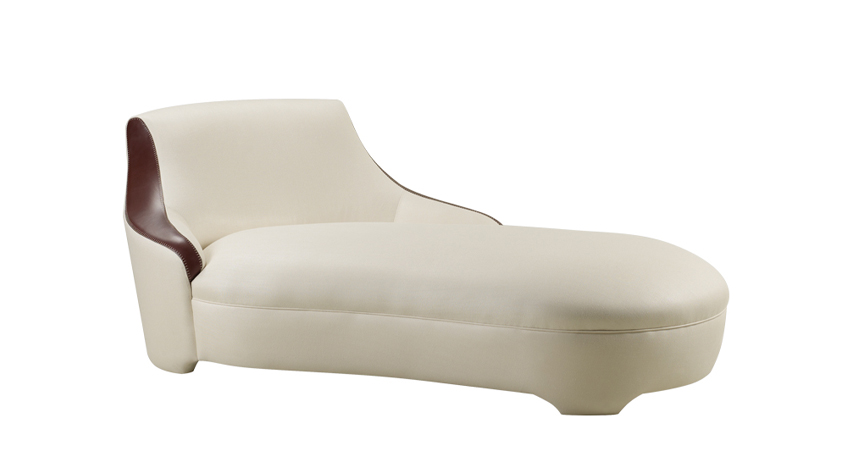 Gioconda è una chaise longue rivestita in tessuto, con dettagli in pelle, del catalogo di Promemoria | Promemoria