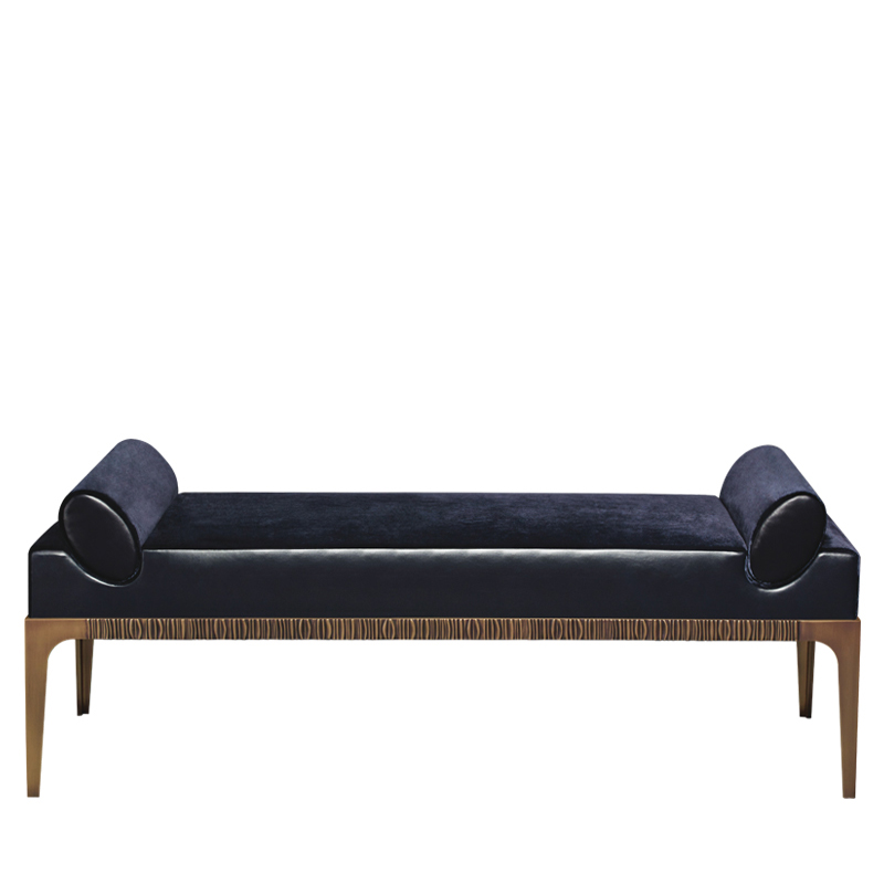 Montagu è una chaise longue in bronzo rivestita in tessuto, della collezione The London Collection di Promemoria | Promemoria