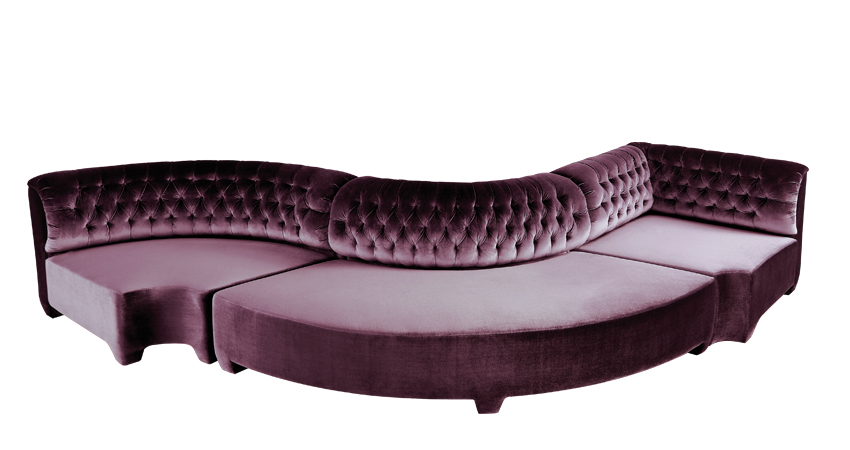 „Adriano“ ist ein Sofa, dessen einzelne Module zu unterschiedlichen Formen zusammengestellt werden können und mit verschiedenen Bezügen erhältlich sind, aus dem Katalog von Promemoria | Promemoria