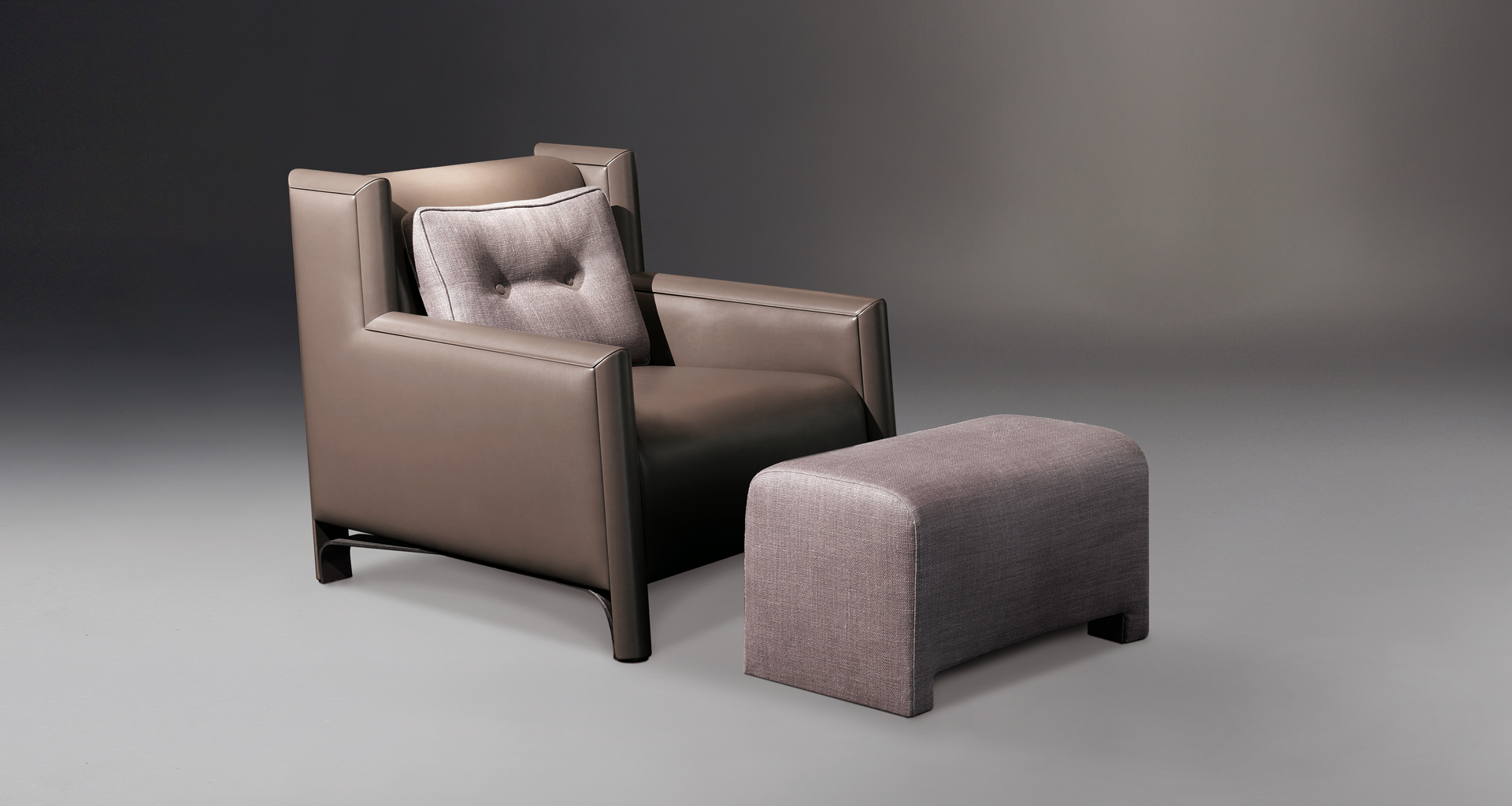 Ginevra is a pouf covered in fabric or leather, from Promemoria's catalogue | Promemoria