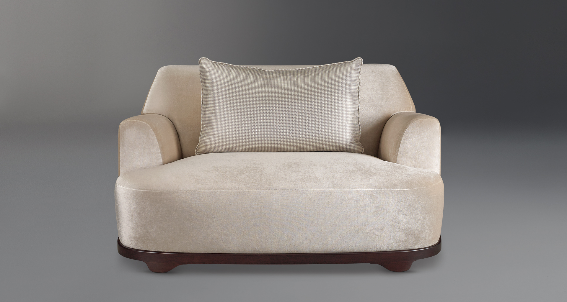 Dorian is a wooden sofa covered in fabric or leather that can be customized in size and shape, from Promemoria's catalogue | Promemoria