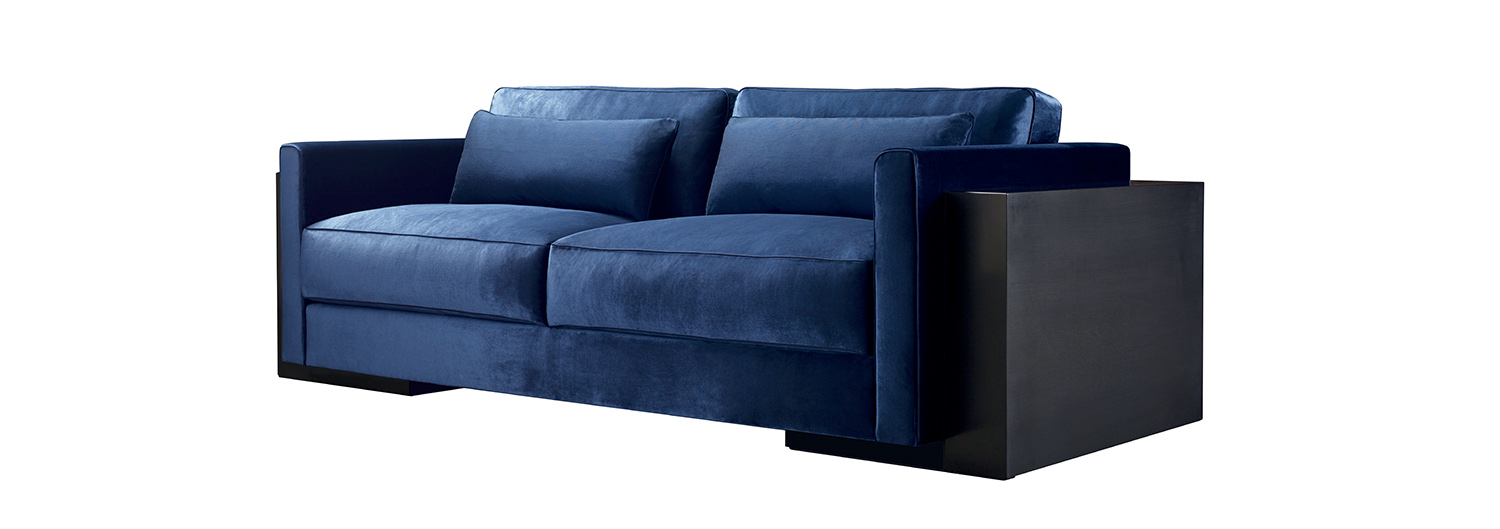 /mediaDetail%20of%20Ipparco,%20a%20wooden%20sofa%20with%20seat%20and%20back%20cushions%20in%20fabric,%20from%20Promemoria's%20Amaranthine%20Tales%20collection%20|%20Promemoria