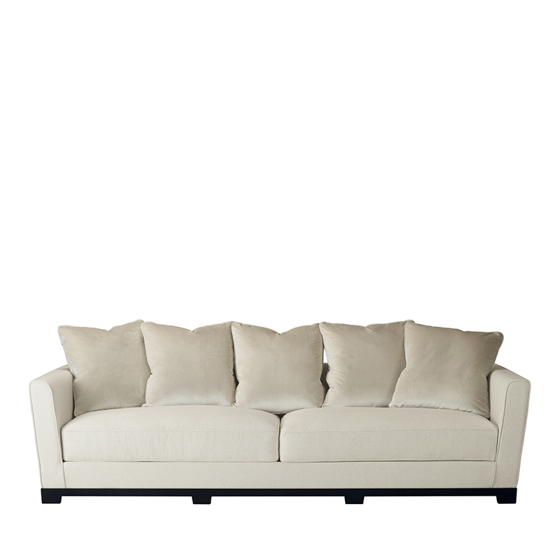 Wanda&nbsp;— классический деревянный диван с обивкой из ткани из каталога Promemoria | Promemoria