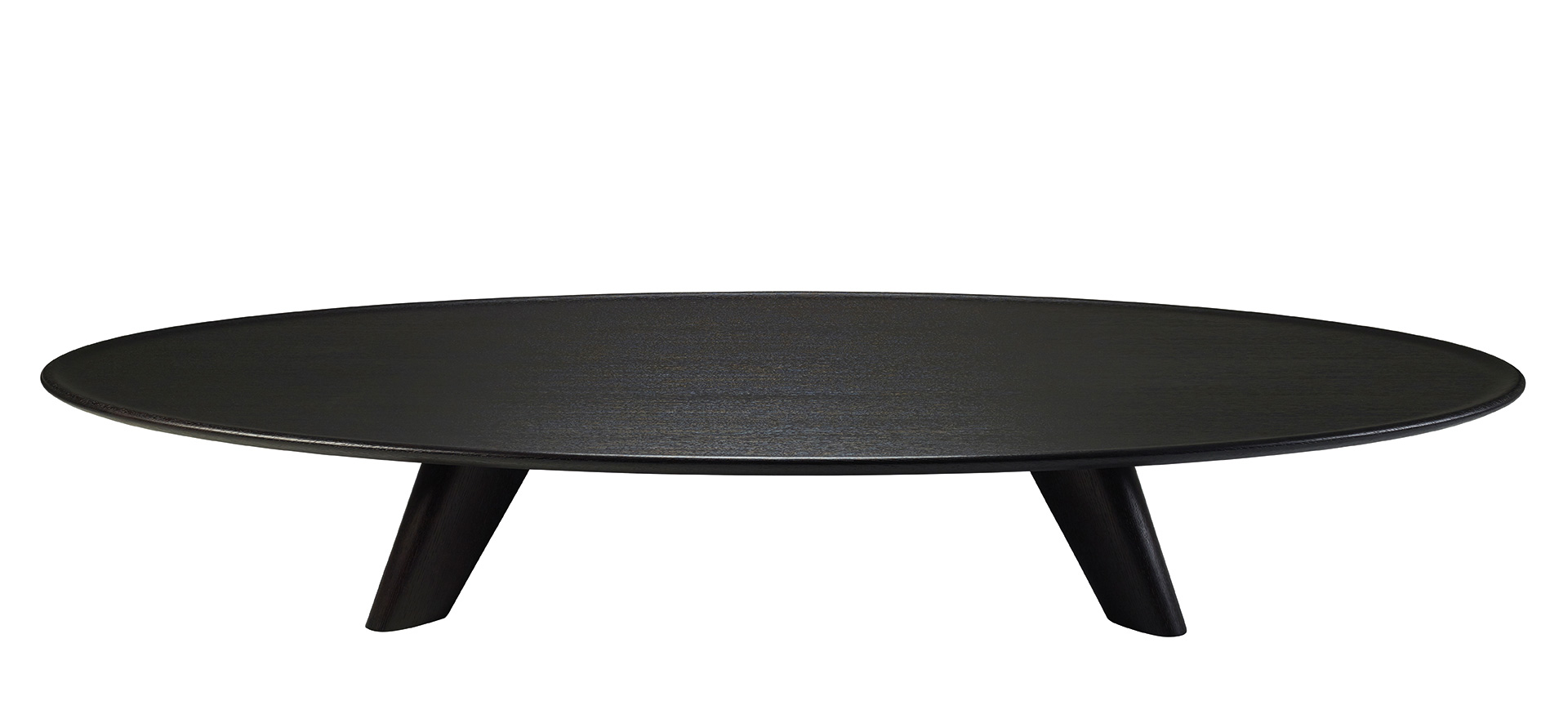 Djennè — лаконичный деревянный кофейный столик со скругленными и резными профильными элементами из коллекции Indigo Tales компании Promemoria